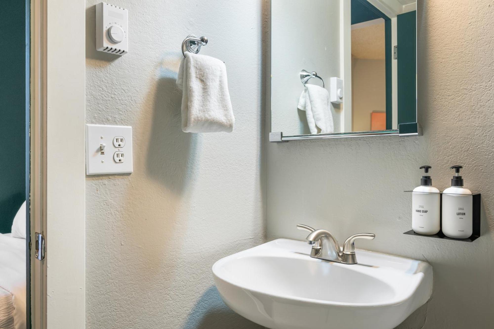 Oxford Apartment By At Mine Hospitality Seattle Eksteriør bilde